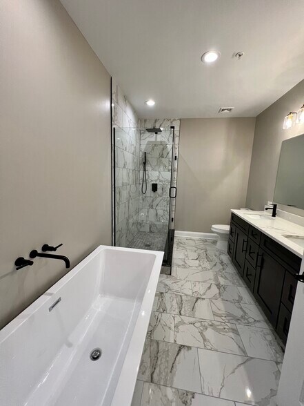 Building Photo - 409 Lackawanna Ave