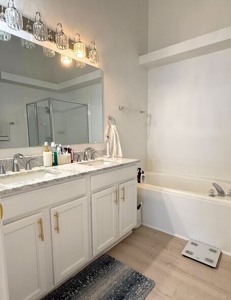 Primary Bathroom - 2414 Siward Ave