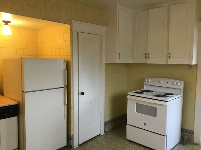 Building Photo - VINTAGE CHARM