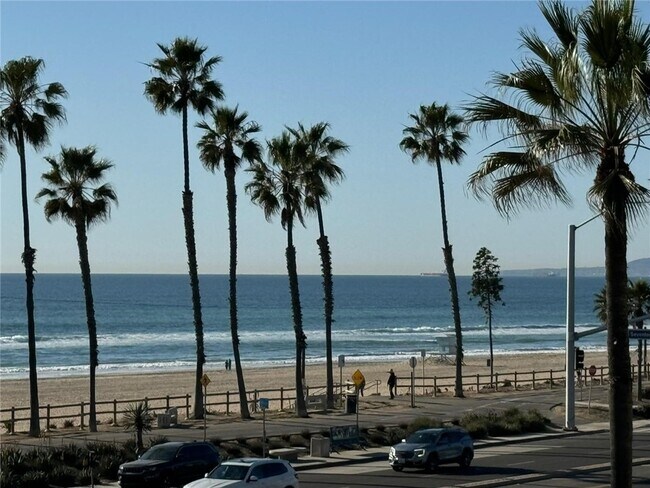 Building Photo - 1516 Pacific Coast Hwy