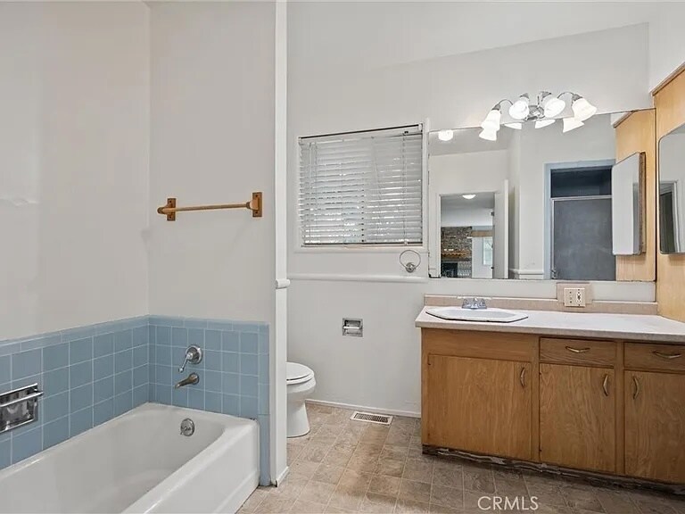 Building Photo - 403 Ash St