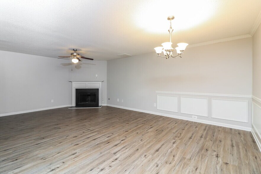 Building Photo - 383 Hidden Creek Ln