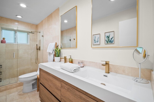 Building Photo - 2421 SW 29th Way