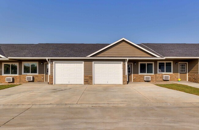 Building Photo - 2 Bedroom, Single-story Townhomes for rent in Madrid, IA
