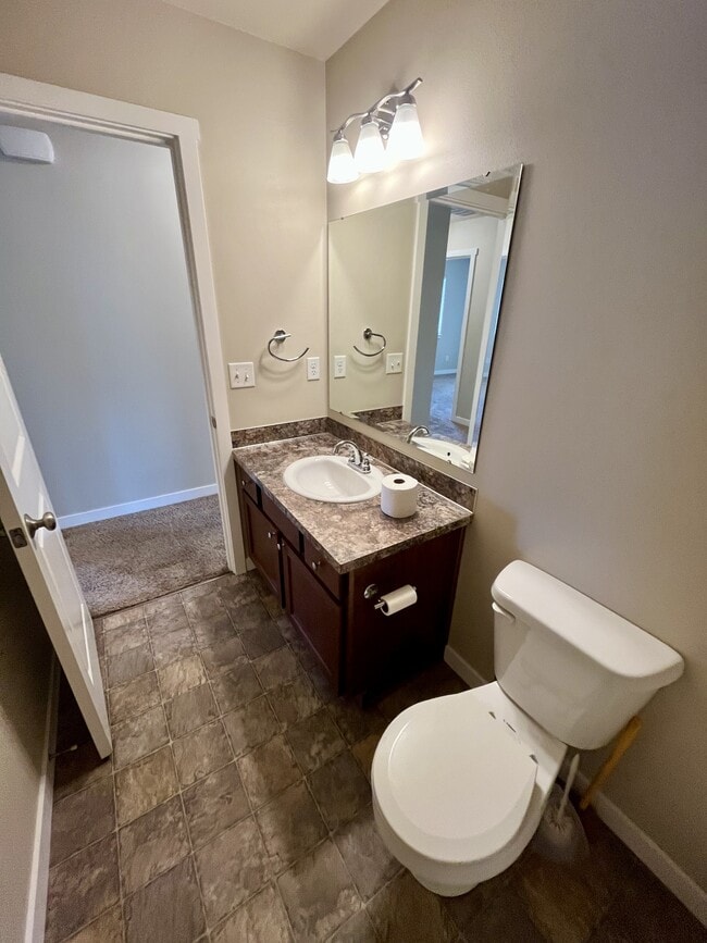 Building Photo - 1032 Cherry St