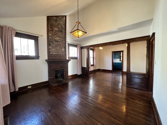 Building Photo - 2428 Jefferson Ave