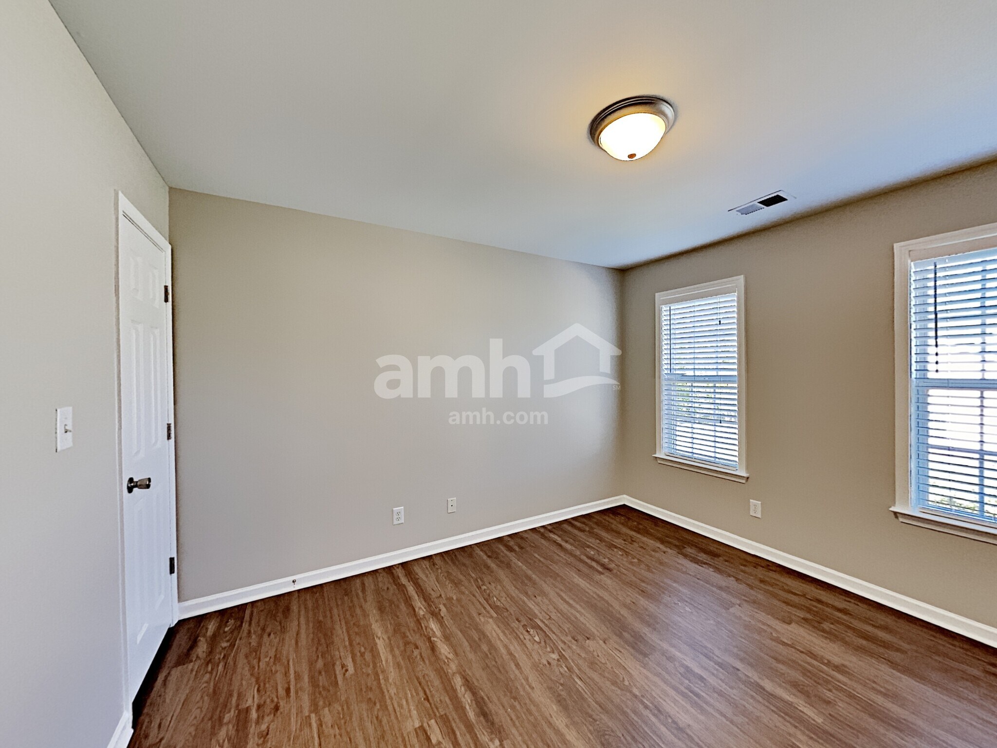 Building Photo - 222 Mott Rd