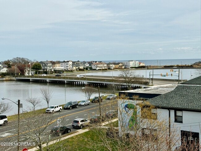 Building Photo - 500 Deal Lake Dr