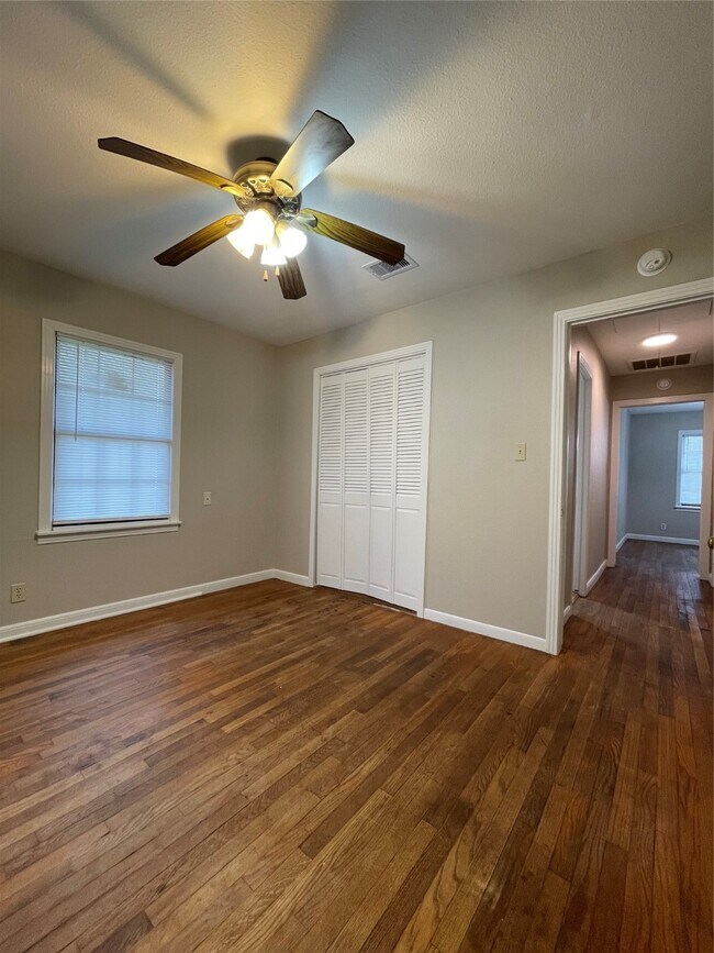 Building Photo - 1941 N Avenue H