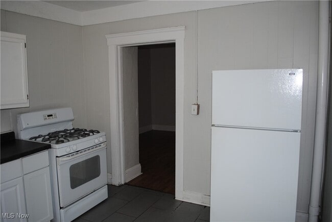 Building Photo - 3173 W 38th St