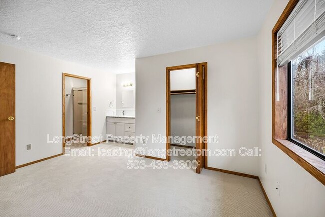 Building Photo - 13777 SE 115th Ave