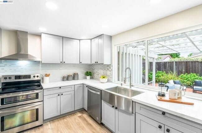 Building Photo - 7415 Bovet Way