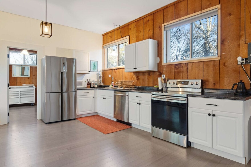 Building Photo - 4403 W Alpine St