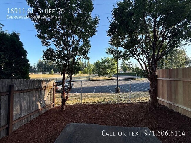 Building Photo - 16911 SE Bluff Rd
