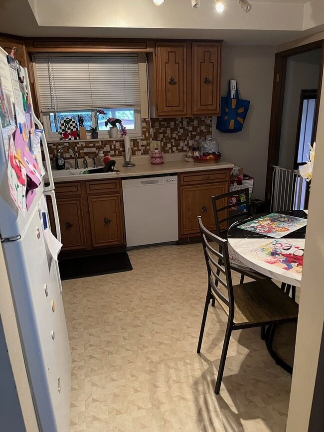 Building Photo - Spacious 5-Bedroom Home with Flexible Living & Prime Northglenn Location