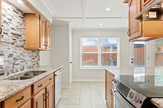 Building Photo - 301 Hallmark Dr