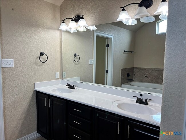 Building Photo - 1621 Rusty Spur Dr