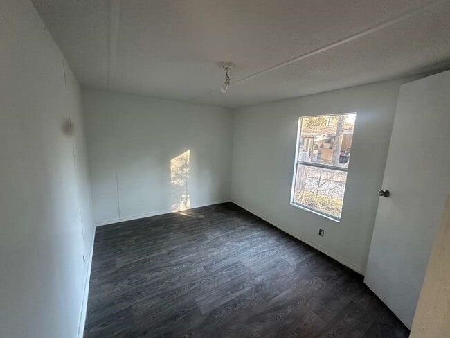 Building Photo - 24304 Oak Run