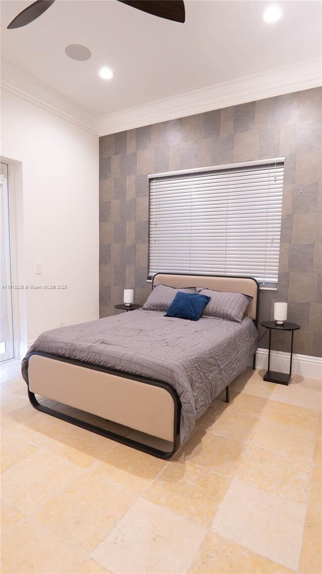 Building Photo - 959 Eve St