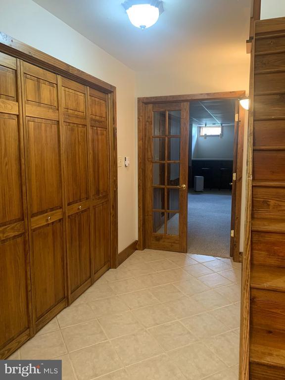 Building Photo - 110 Beech Ln