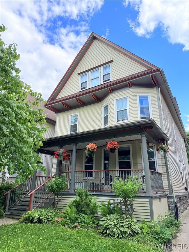 Building Photo - 579 W Delavan Ave