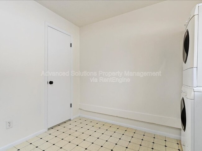 Building Photo - 3046 S 300 E