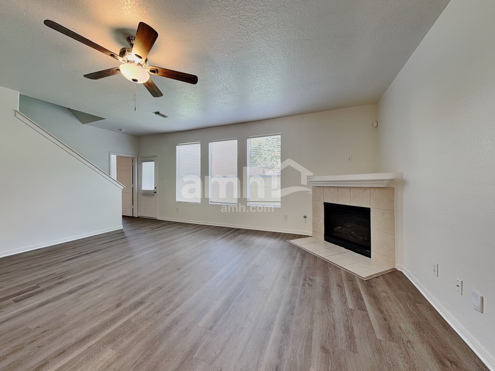 Building Photo - 15515 Elm Leaf Pl