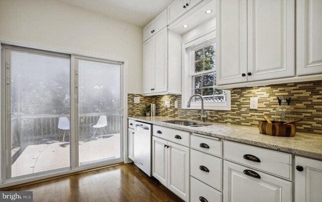 Building Photo - 1770 Hobart St NW