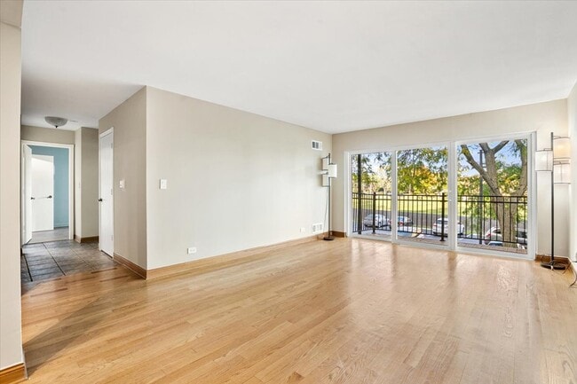 Building Photo - 5200 Carriage Way Dr