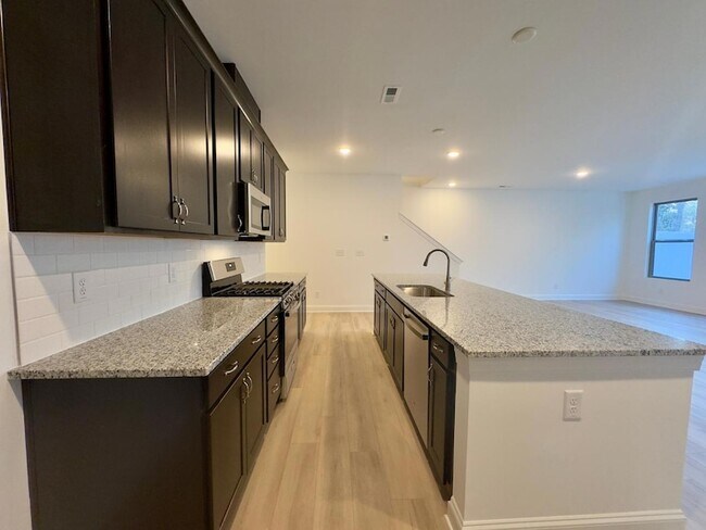 Building Photo - 2126 Maggie Vly Dr