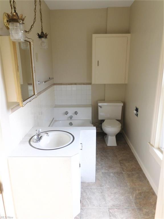 Building Photo - 16 S Hubbard Rd