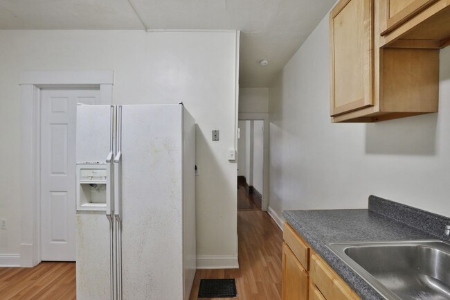 Building Photo - 3 Bedroom North Campus Newly Remodeled Hou...