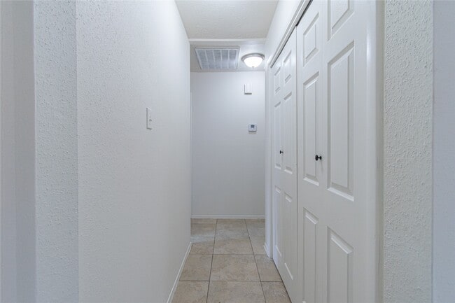 Building Photo - 12710 Autumn Mill Dr