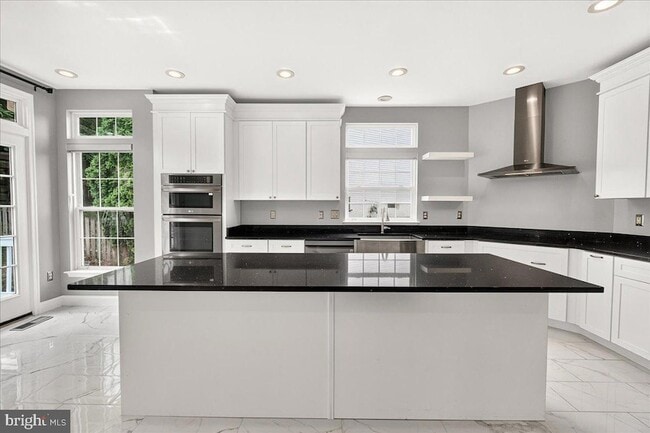 Building Photo - 6455 Saddlebrook Ln