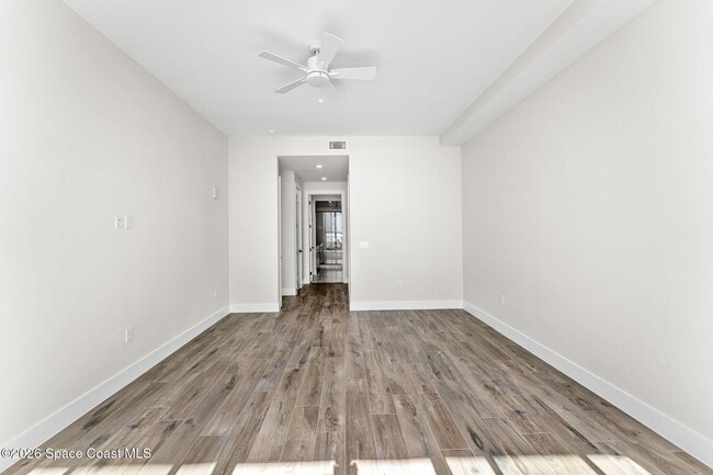 Building Photo - 225 Strand Dr