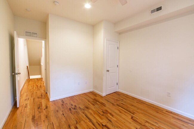 Building Photo - 330 N Preston St