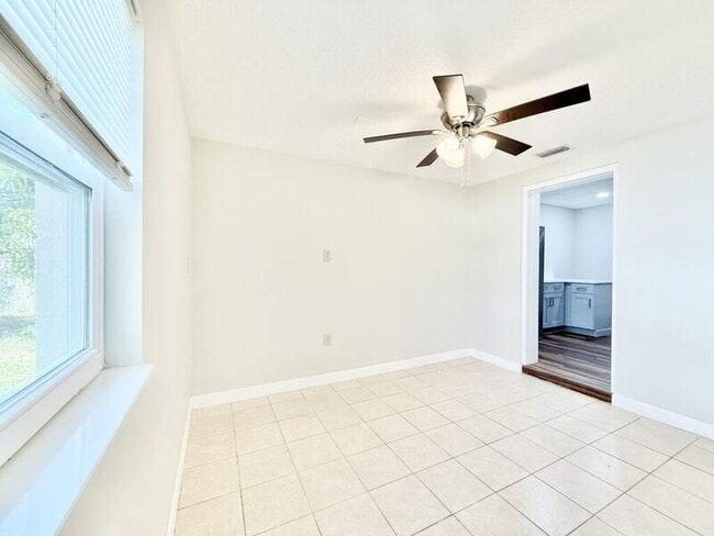 Building Photo - 1221 Jewel Ave