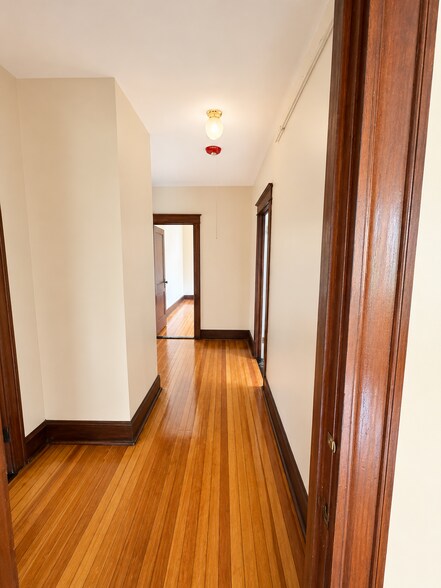 Building Photo - 98 Jubilee St