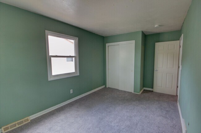 Building Photo - SW 424/426 30th Ave duplex