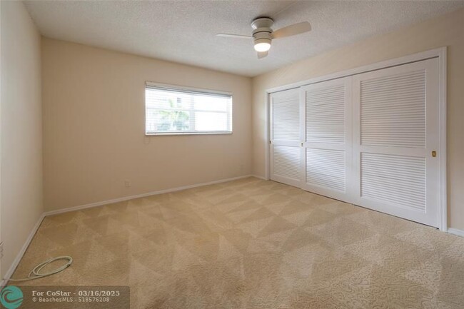 Building Photo - 3101 NE 47th Ct