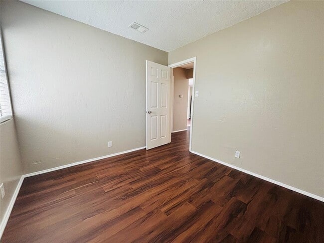 Building Photo - 10211 Brownie Dr