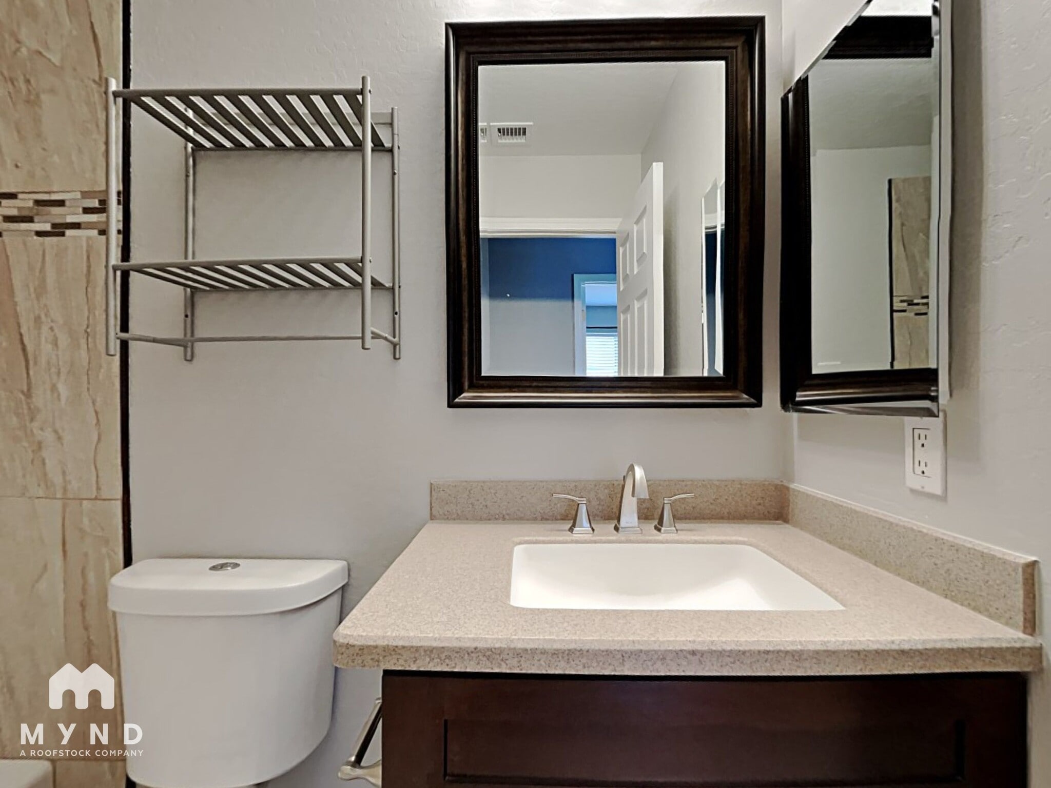 Building Photo - 2136 N Santiana Pl