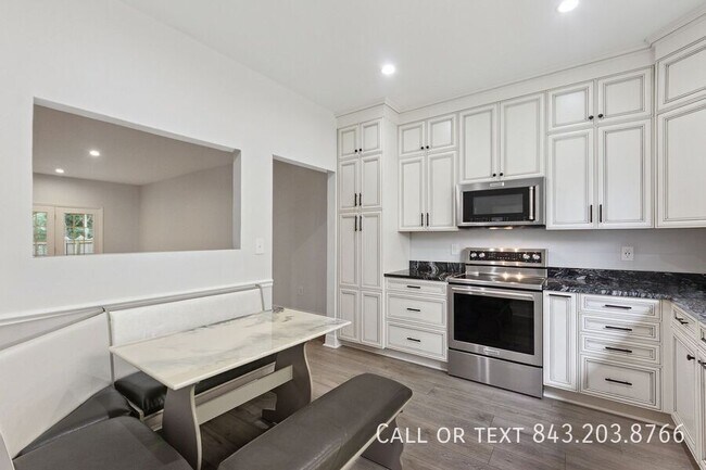 Building Photo - 4585 Great Oak Dr