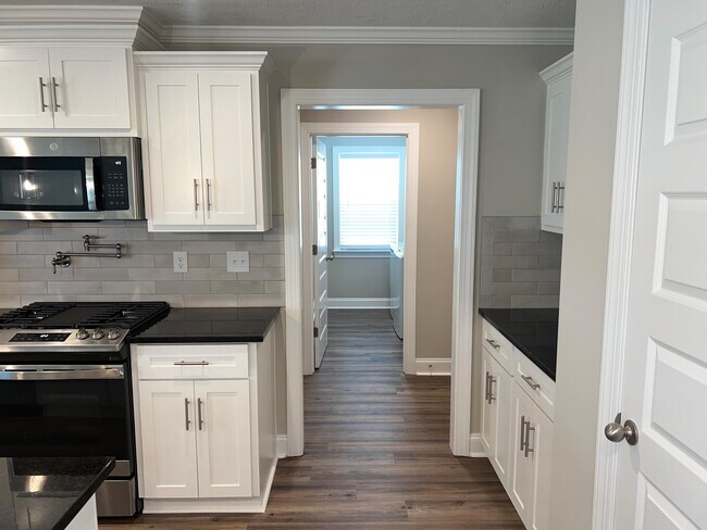 Building Photo - 7161 Paisley Cir