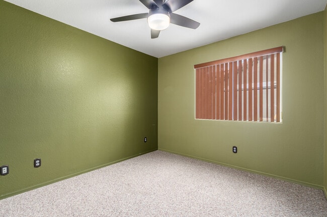 Building Photo - 9150 W Grovers Ave