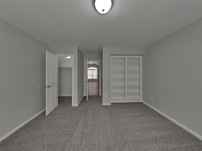 Building Photo - 6834 Oaken Gate Way