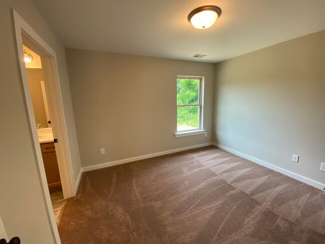 Building Photo - Terrific Home for Rent in Talladega, AL!!!...