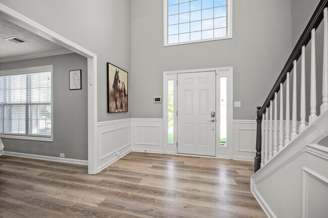 Building Photo - 4016 Kenesaw Dr