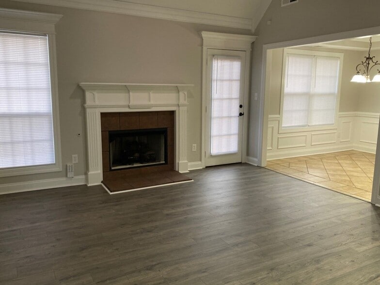 Building Photo - 32 Wyndelake Cv