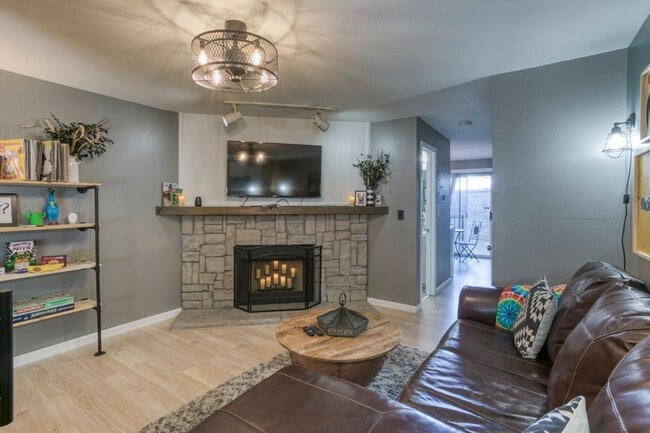 Building Photo - 61 S Sable Blvd